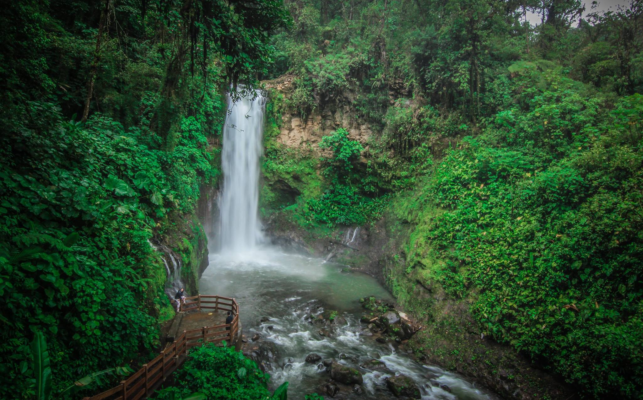La Paz Waterfall Gardens Guide