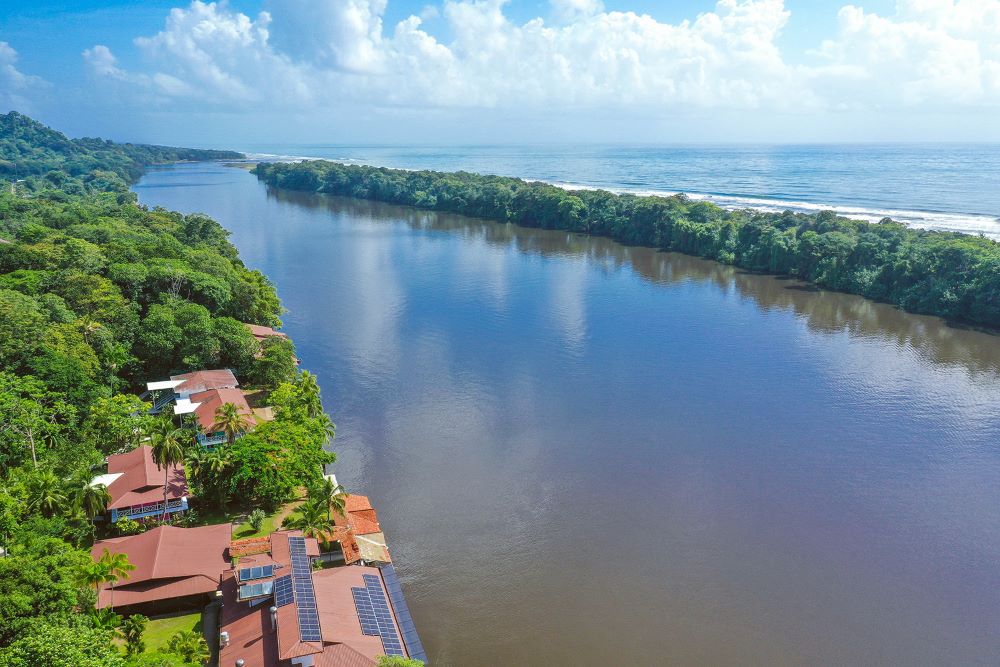 7 Top Costa Rica Remote Resorts Tortuga Lodge