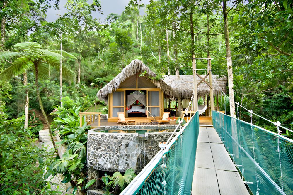 Top 10 Costa Rica Honeymoon Bungalows & Suites Pacuare Lodge