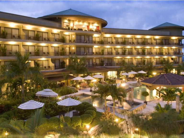 Best Arenal Volcano Hotels & Resorts - Costa Rica Experts