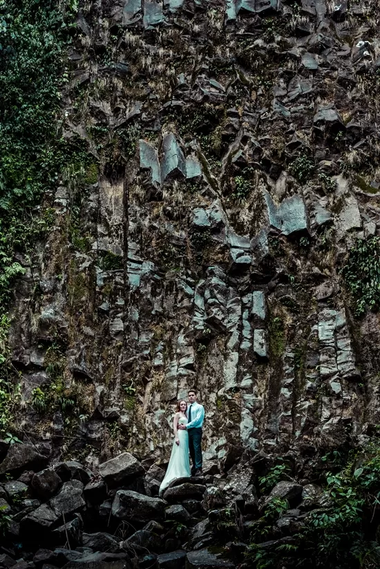 La Fortuna Waterfall rock face Toh-Gouttenoire
