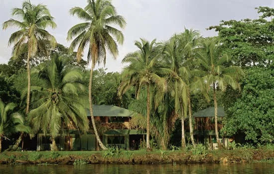 Top Honeymoon Destinations Worldwide & Their Costa Rica Equivalents