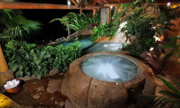 La Paz Waterfall Gardens peace lodge Jacuzzi