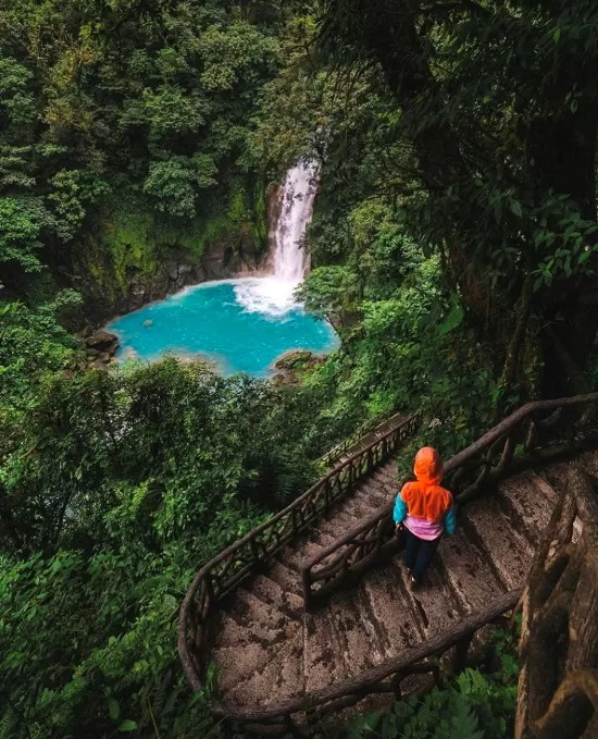 rio celeste waterfall costa rica