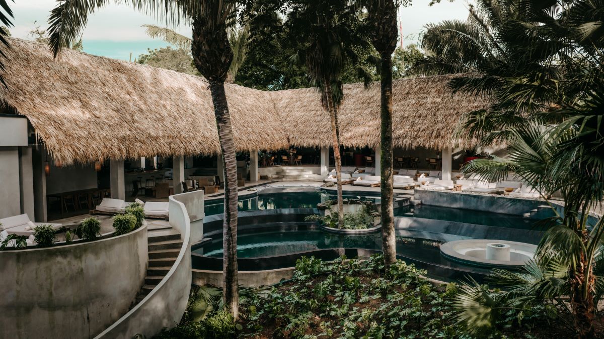 Esh Hotel