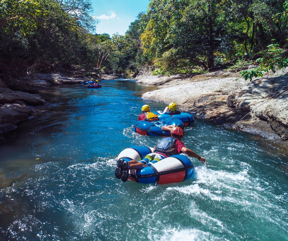 Hacienda Guachipelin rafting